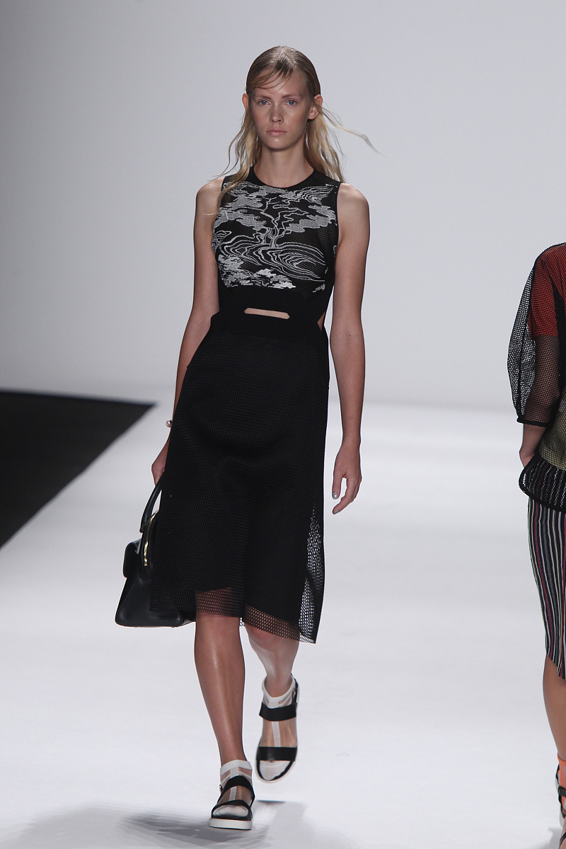 2014年9月9日讯,纽约,当地时间9月8日,2015纽约时装周(春夏):vivienne