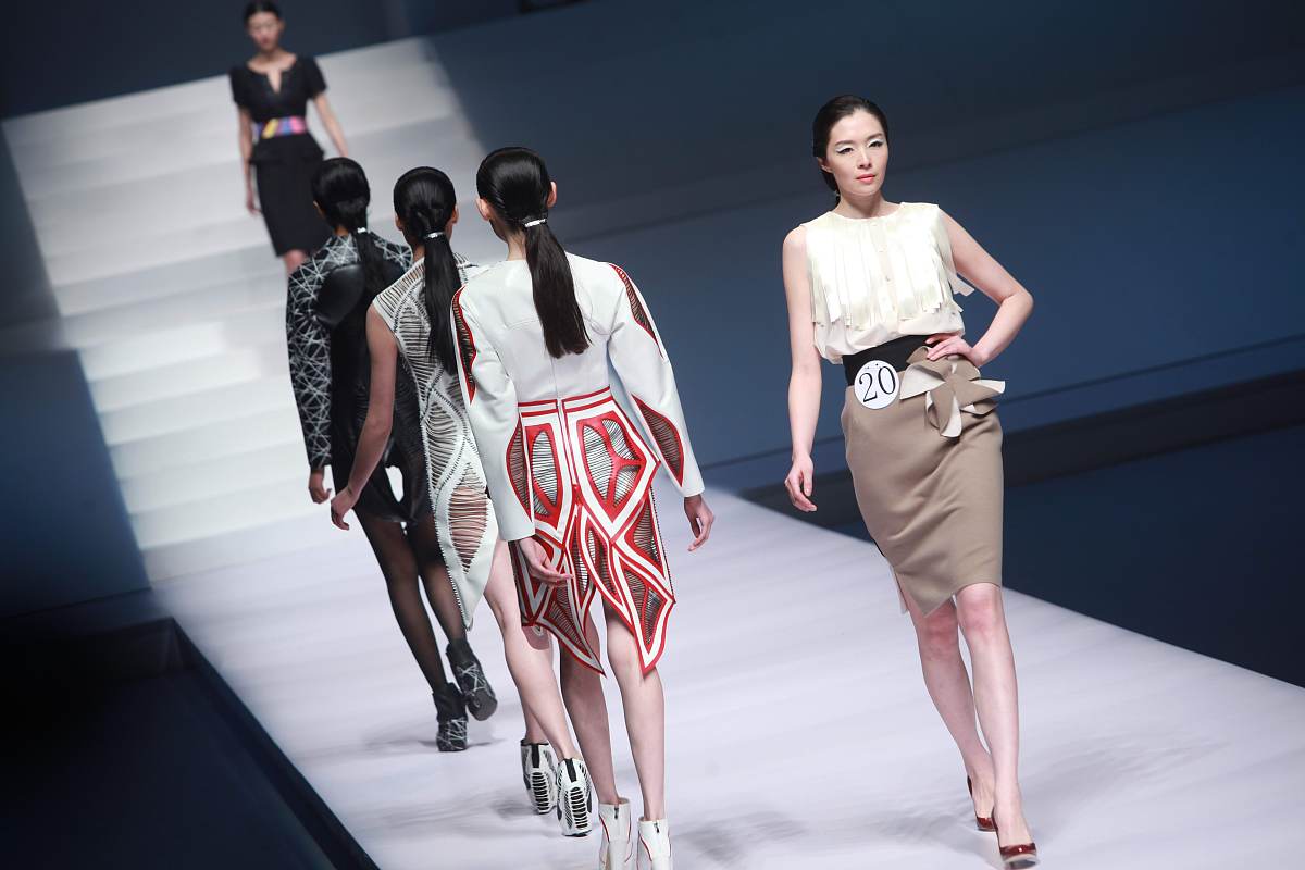 重庆市万州三峡服装艺术学校服装设计与工艺专业优势怎么样发展前景好不好呢