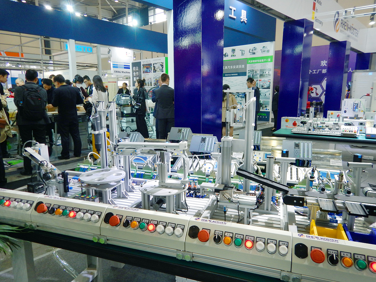 重庆市巫溪县职业教育中心服装设计与工艺专业优势怎么样发展前景好不好呢；：：；；第三件事输入分隔符##################