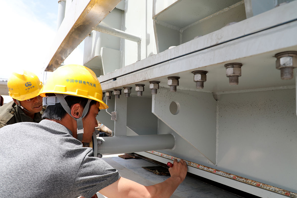 写一篇试验检测机构关于研发变压器产品质量安全关推动行业标准不断优化升级的承诺书