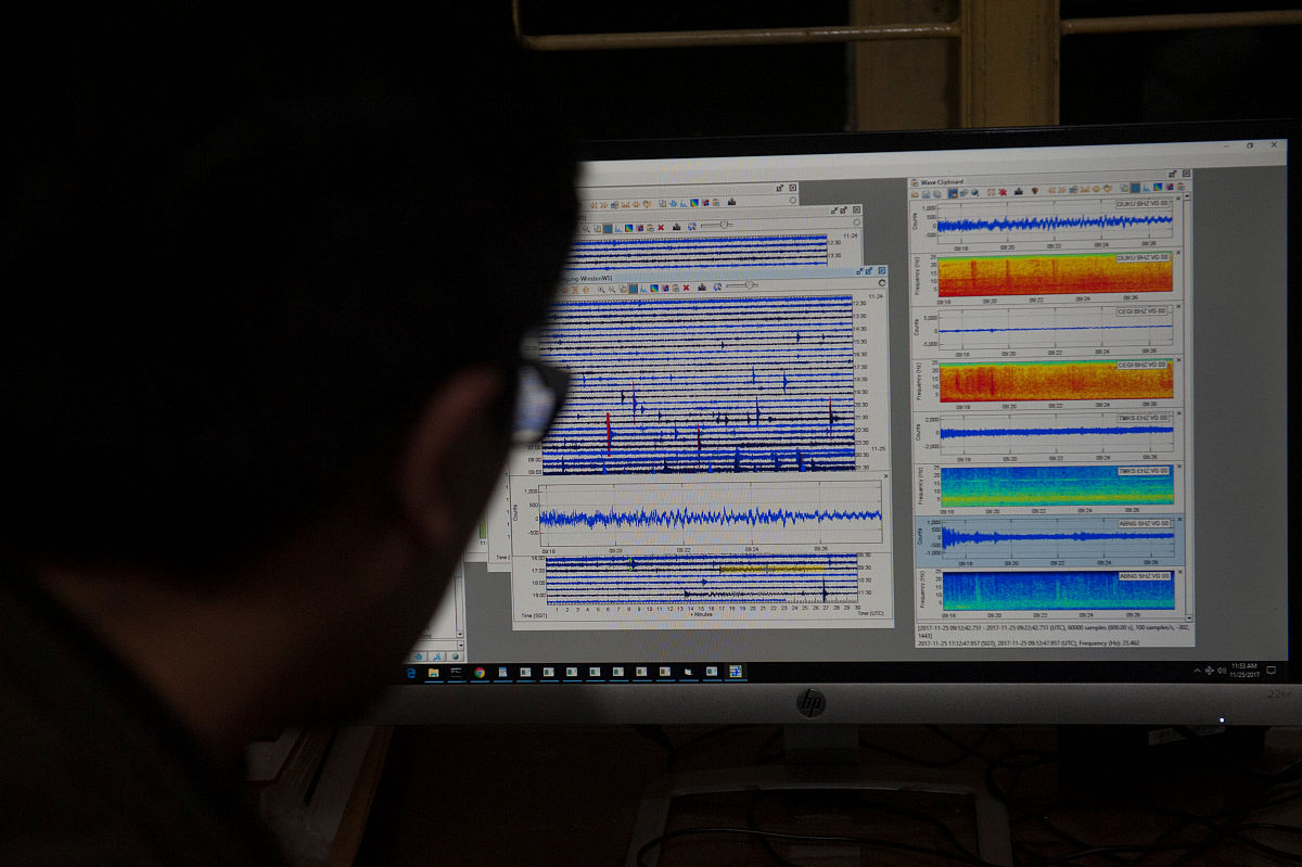zynq7000系列支持flash的大小只能是16MB吗？是否可扩展怎么扩展？