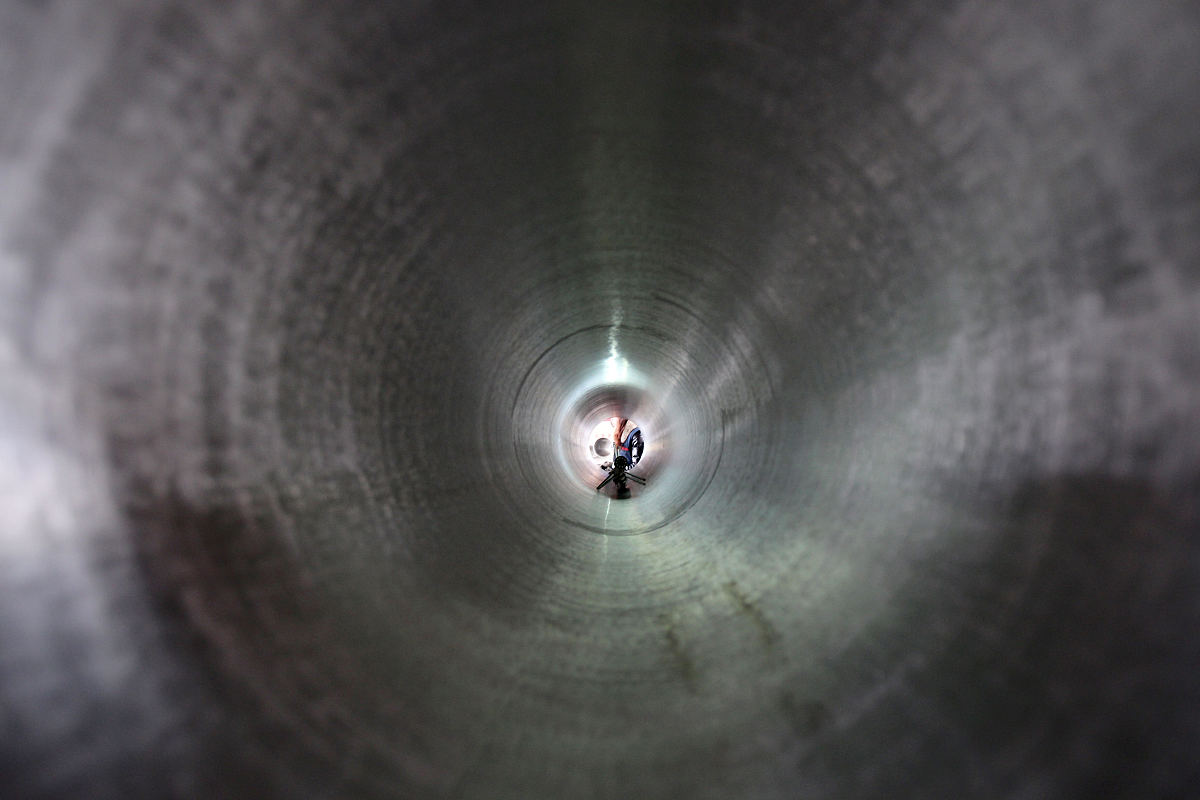 某垄断厂商在2厂分别两分别销售商品面临需求曲线分别为Q1=12-01P1；Q2=20-04P2。成本TC=QQ+40Q