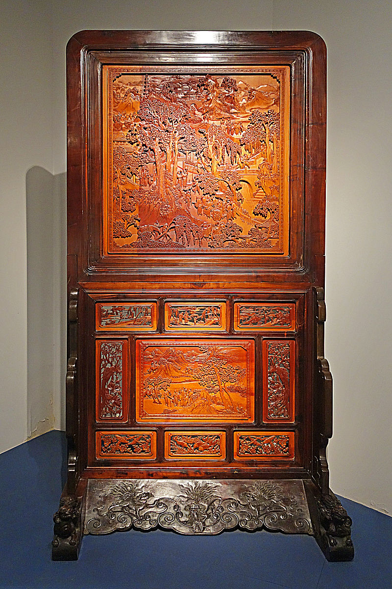 季杨杨人物设定：请提供详细描述以继续故事