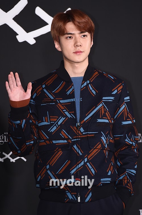 王嘉尔轩尼诗合作：5个8字标题