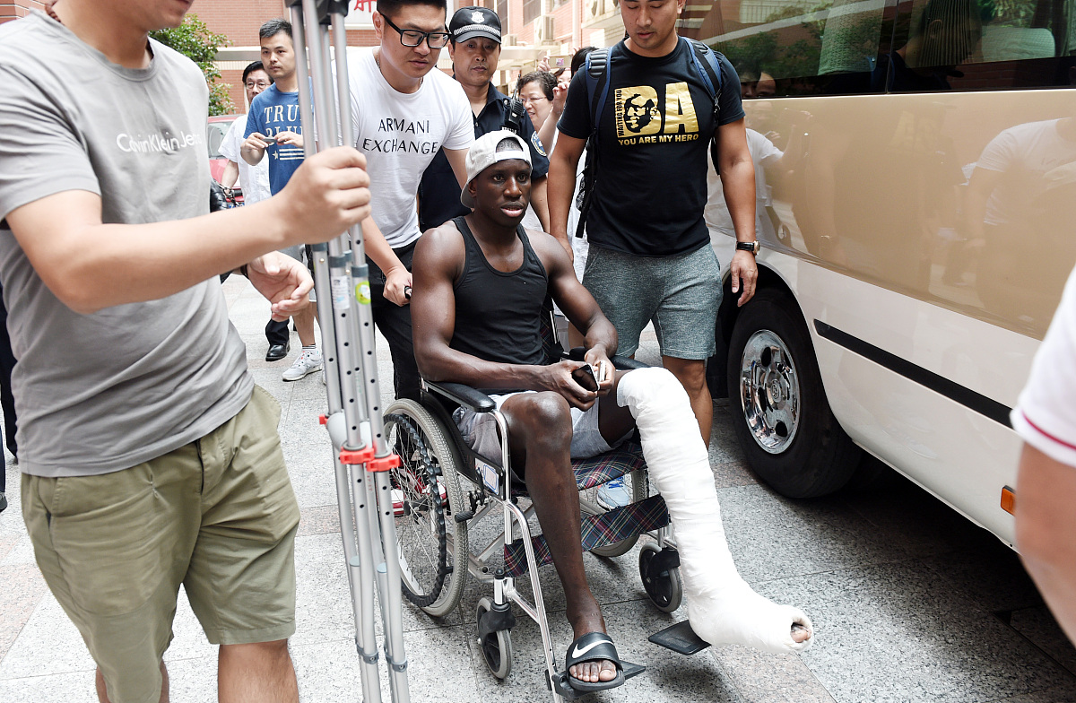 弟弟如何回复姐姐送的短袖？