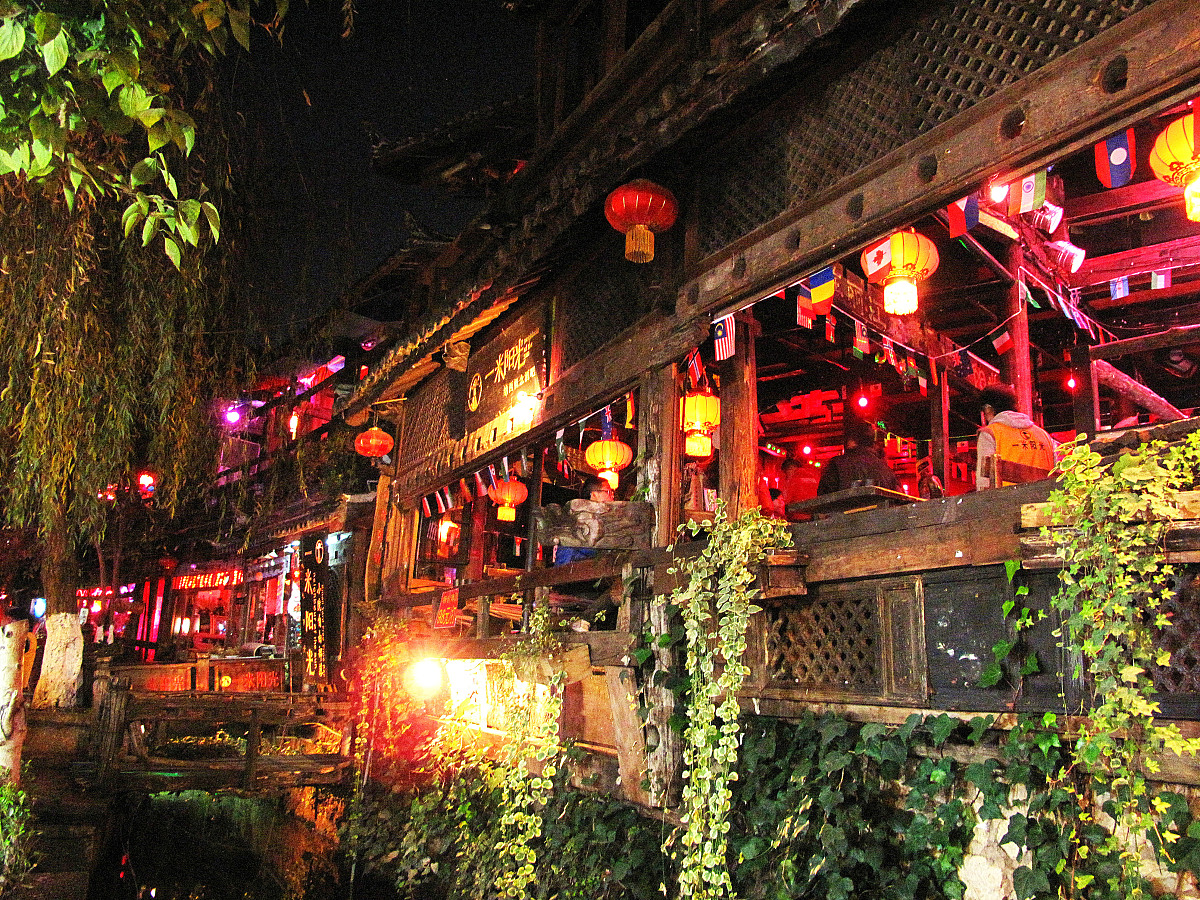 我要写论文网络文本分析海口旅游目的地形象感知影响研究帮我分析一下海口的100个高频词和分词