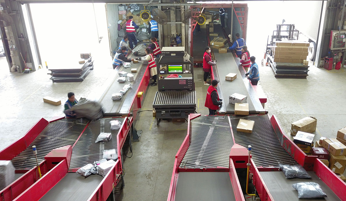 流水线的厂内物流布局往往是原材料、半成品在物流强度最小为目标的情况下如何建立数学模型采用智能算法进行求解