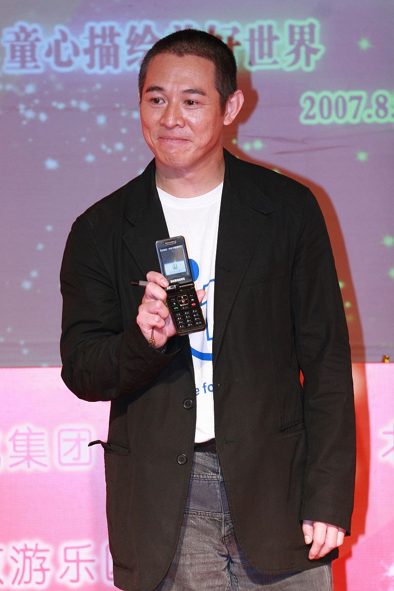 2007年8月31日,北京,李连杰"1基金"在京举行慈善拍卖.+++_+++李连杰