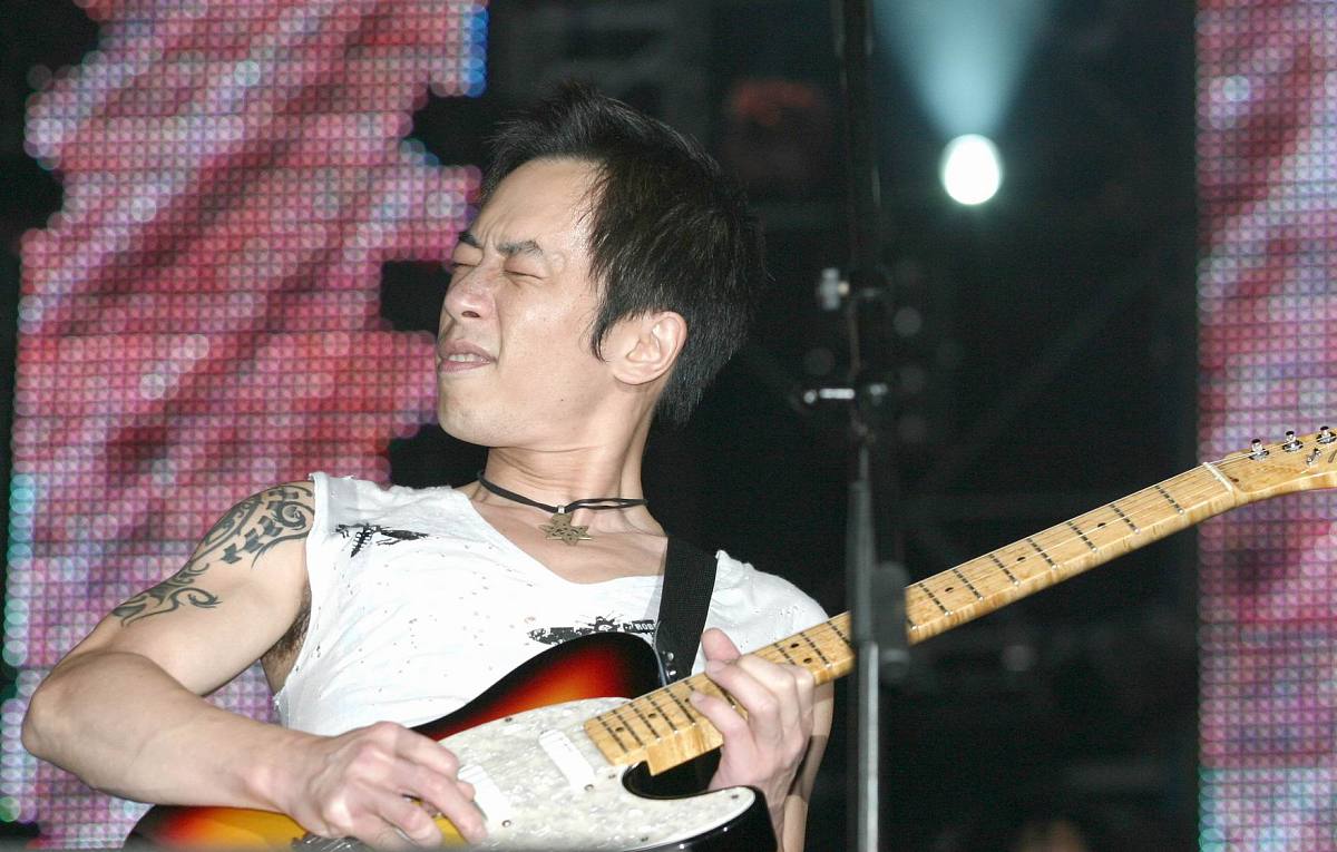 2005年9月3日,"beyond的故事上海告别演唱会"在上海体育馆火爆上演.++