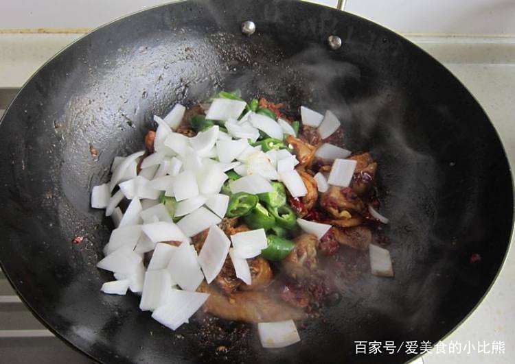 香辣干锅鸡的做法,喜欢吃干锅鸡的快点来学了!葡萄干鸡蛋羹图片图片