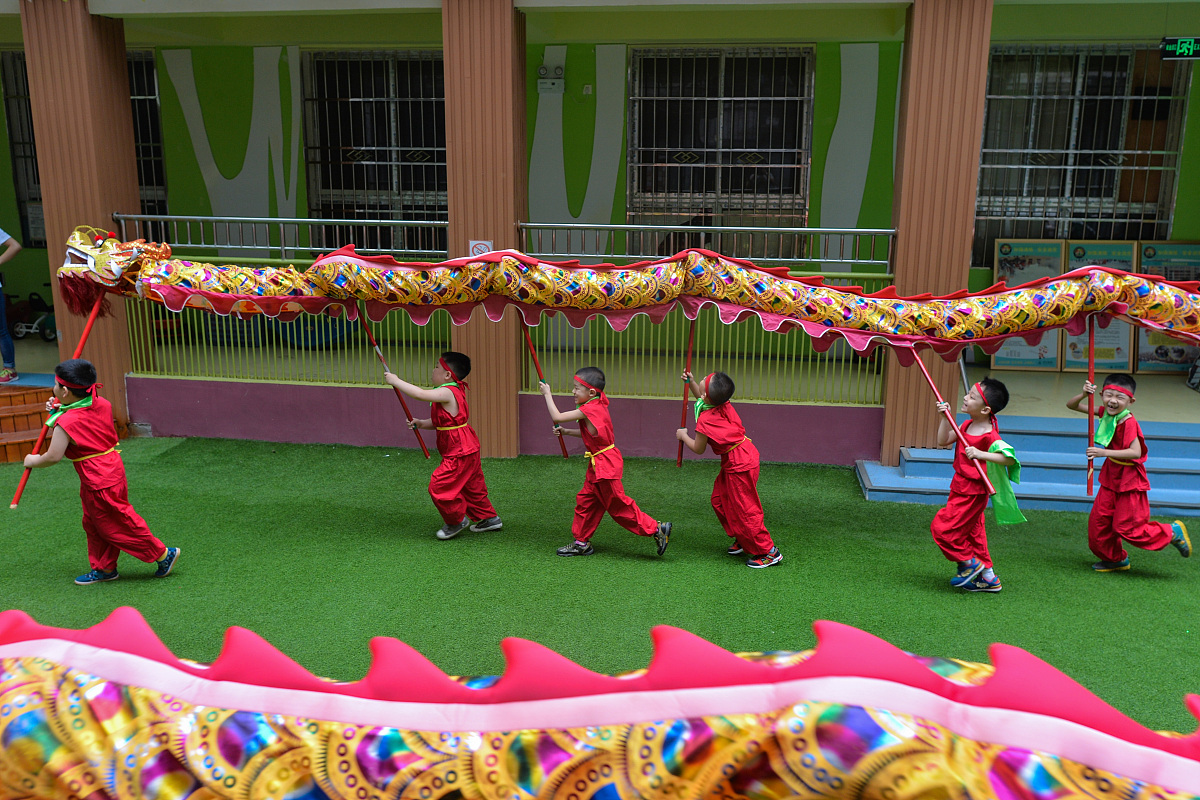 幼儿园大班语言教案：学妈妈