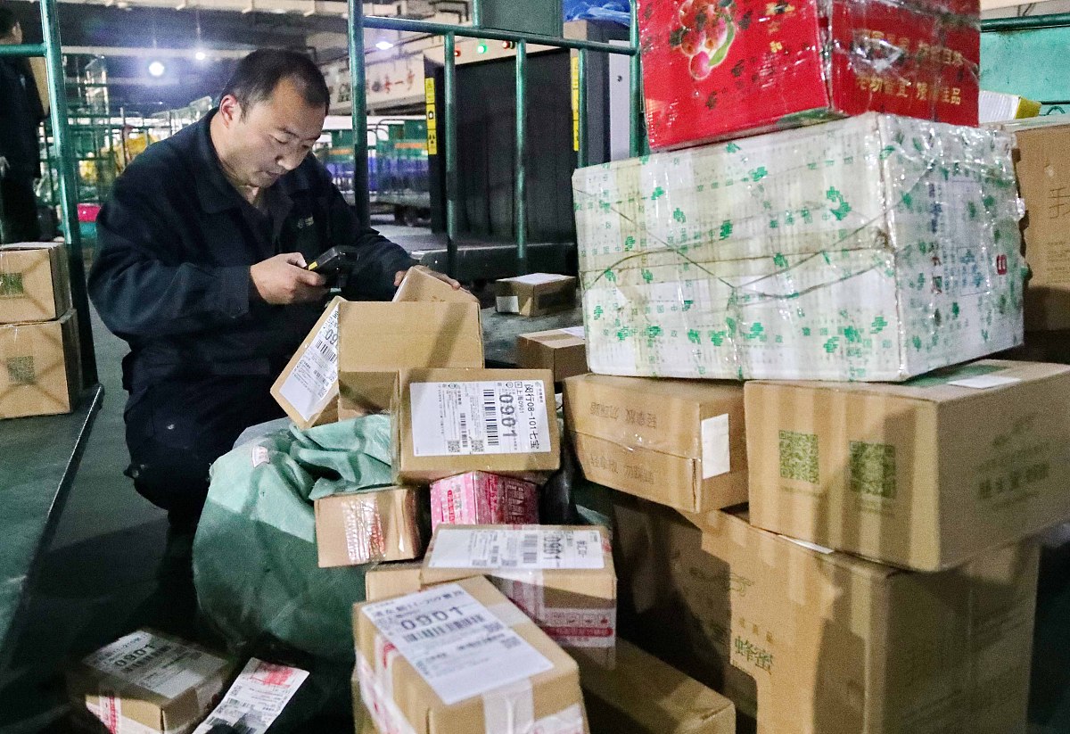 请帮我简要写一份在古井酒厂里面做过物流运输专员的实习经历