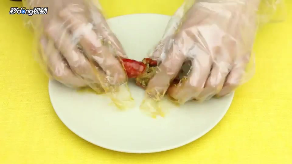 怎么正确吃小龙虾