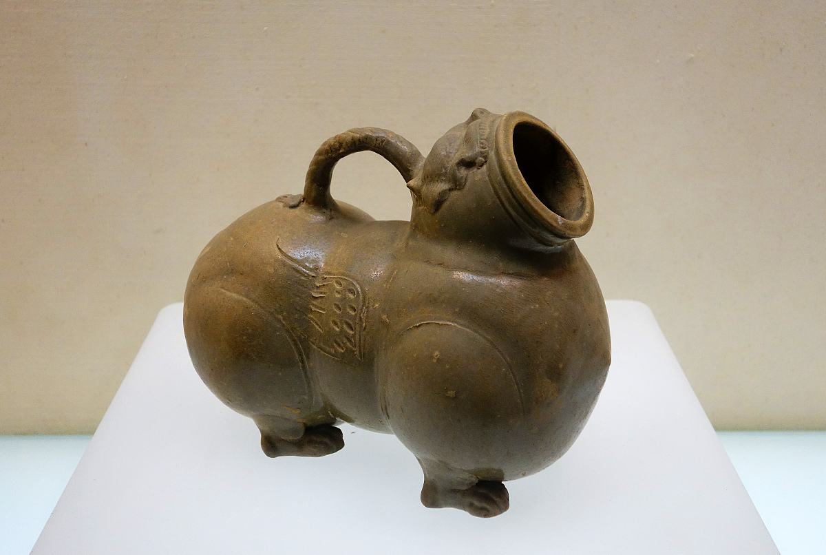 ***_***青瓷虎子,西晋,1956年鄂州市花家嘴2号墓出土,湖北省博物馆文