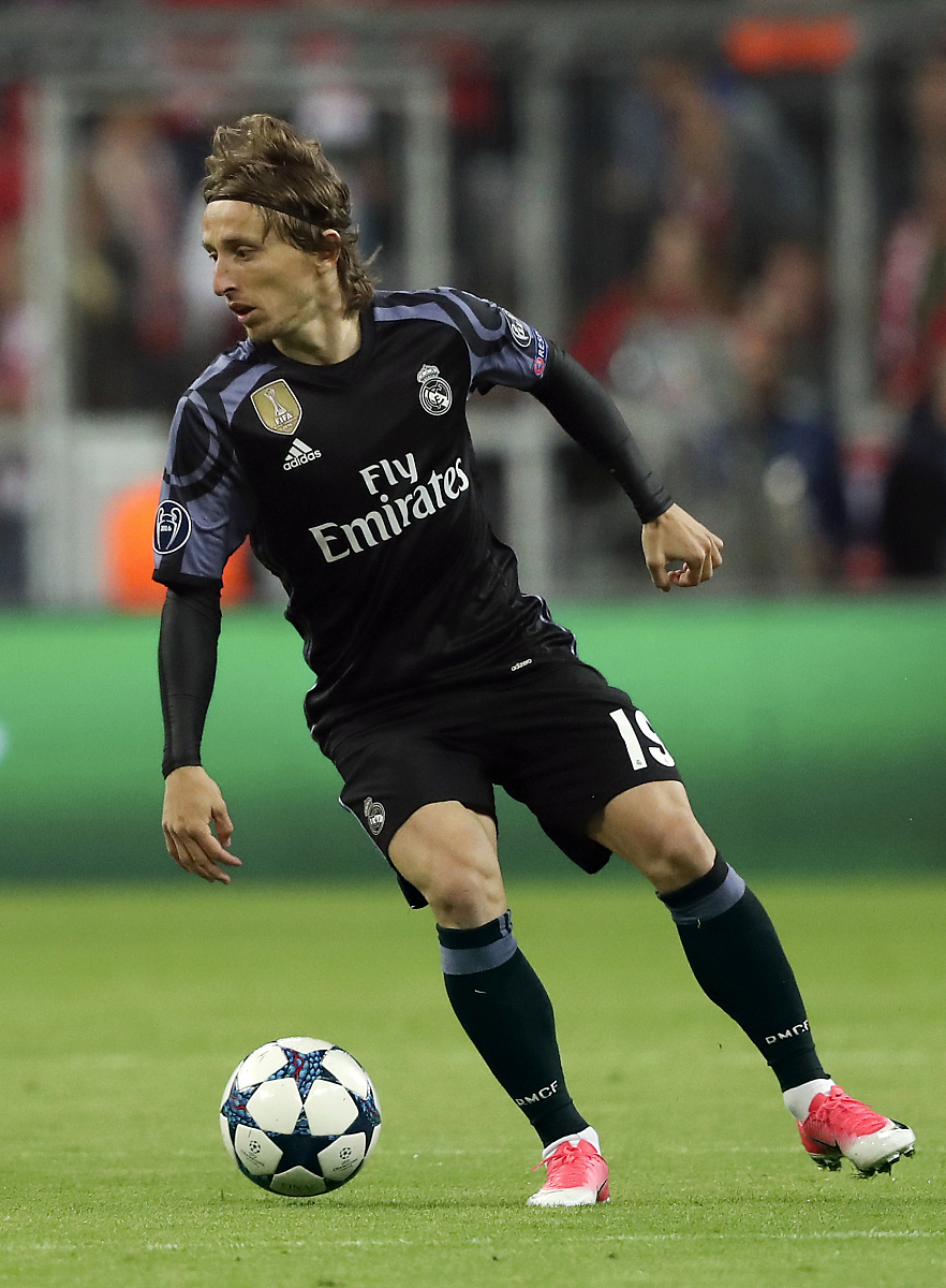 Autograph Request to Vinicius Jr. & Luka Modric - Real Madrid FC Fan