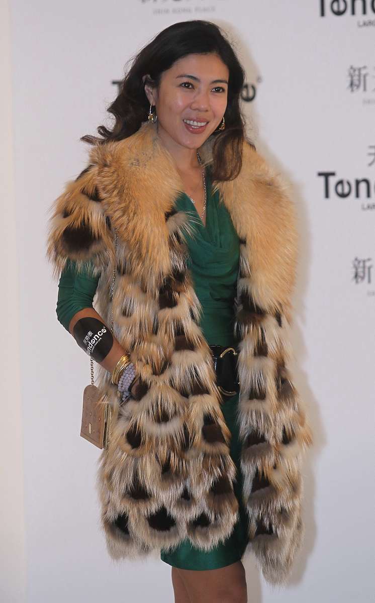 2011年11月3日,北京,明星代理的某著名腕表品牌在北京开店.***_***苏