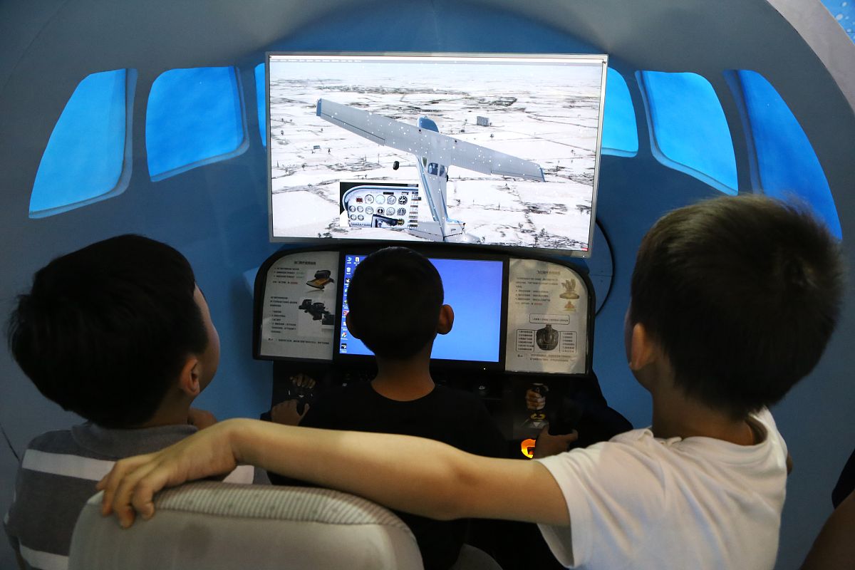 贵阳航空学校分享：近视可以读航空专业吗