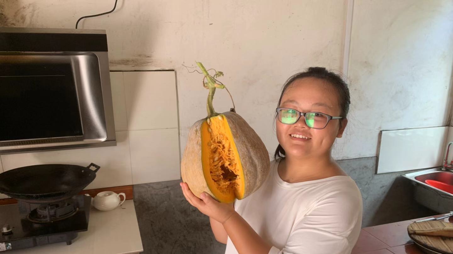 宝妈用8斤老南瓜做了一大碗辅食,宝宝吃了三口就不吃了,为啥?