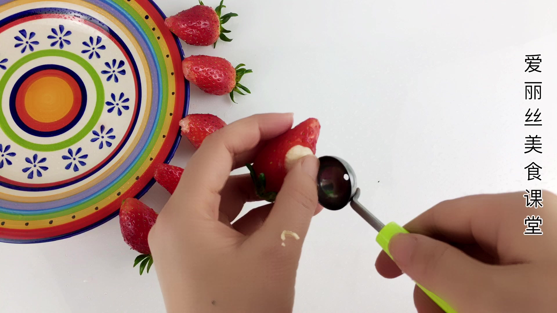 孩子不爱吃饭别发愁,教你做超可爱草莓香蕉人,孩子立马吃饭香