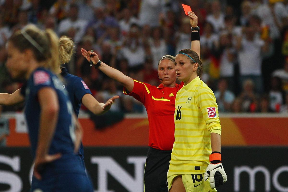 2011年7月5日,门兴格拉德巴赫,2011女足世界杯a组,德国4-2法国.***_**