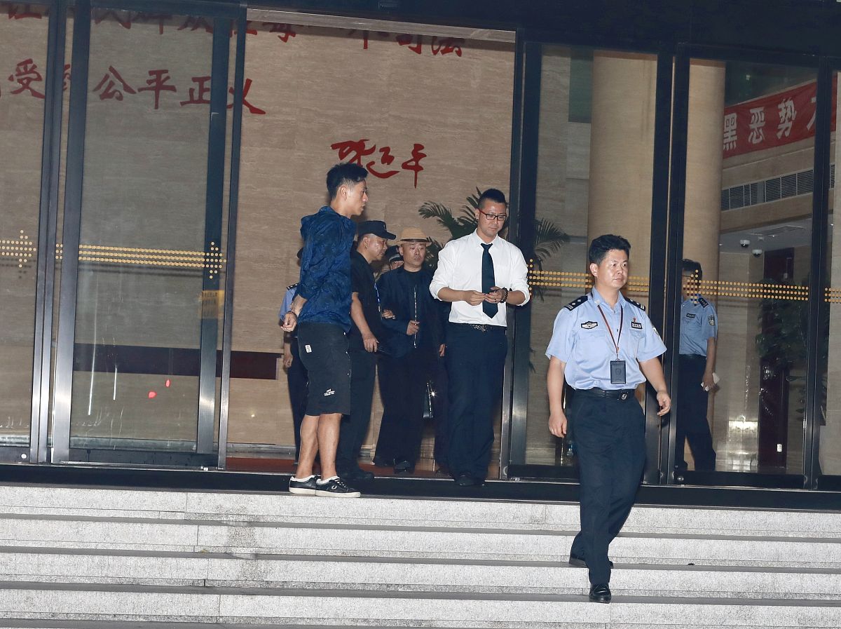 法院工作者爱岗敬业的典范——鲍卫忠法官事迹