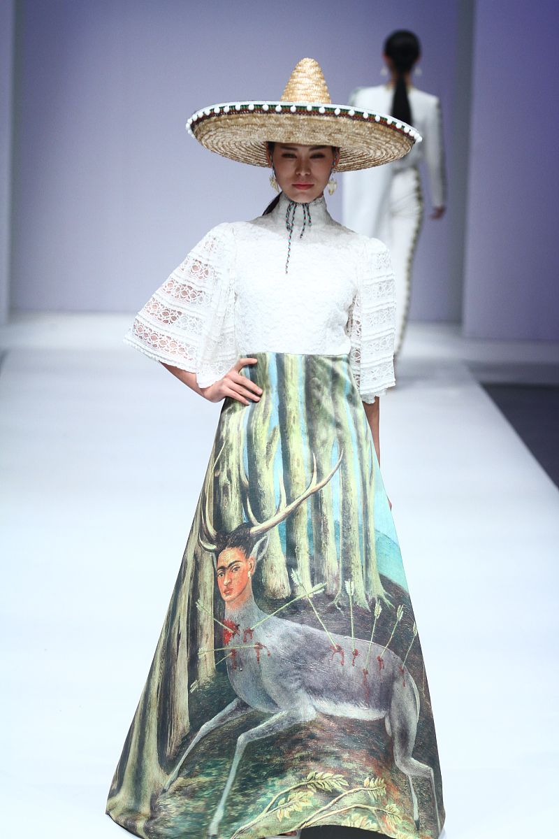 女性服装：风格、历史和现代意义