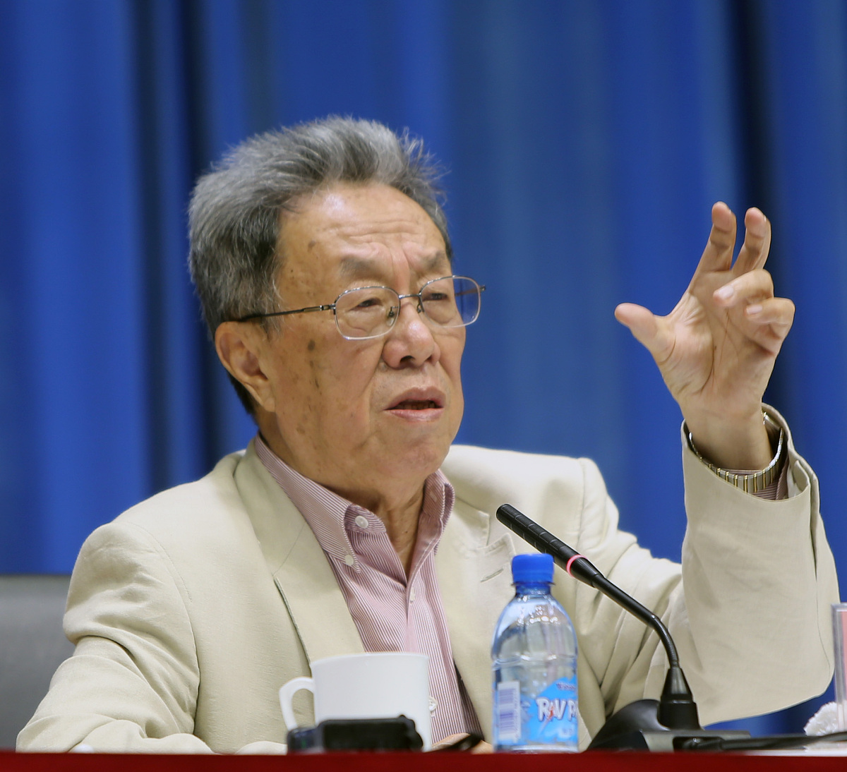 林黛玉倒拔垂杨柳：解读背后的深层含义