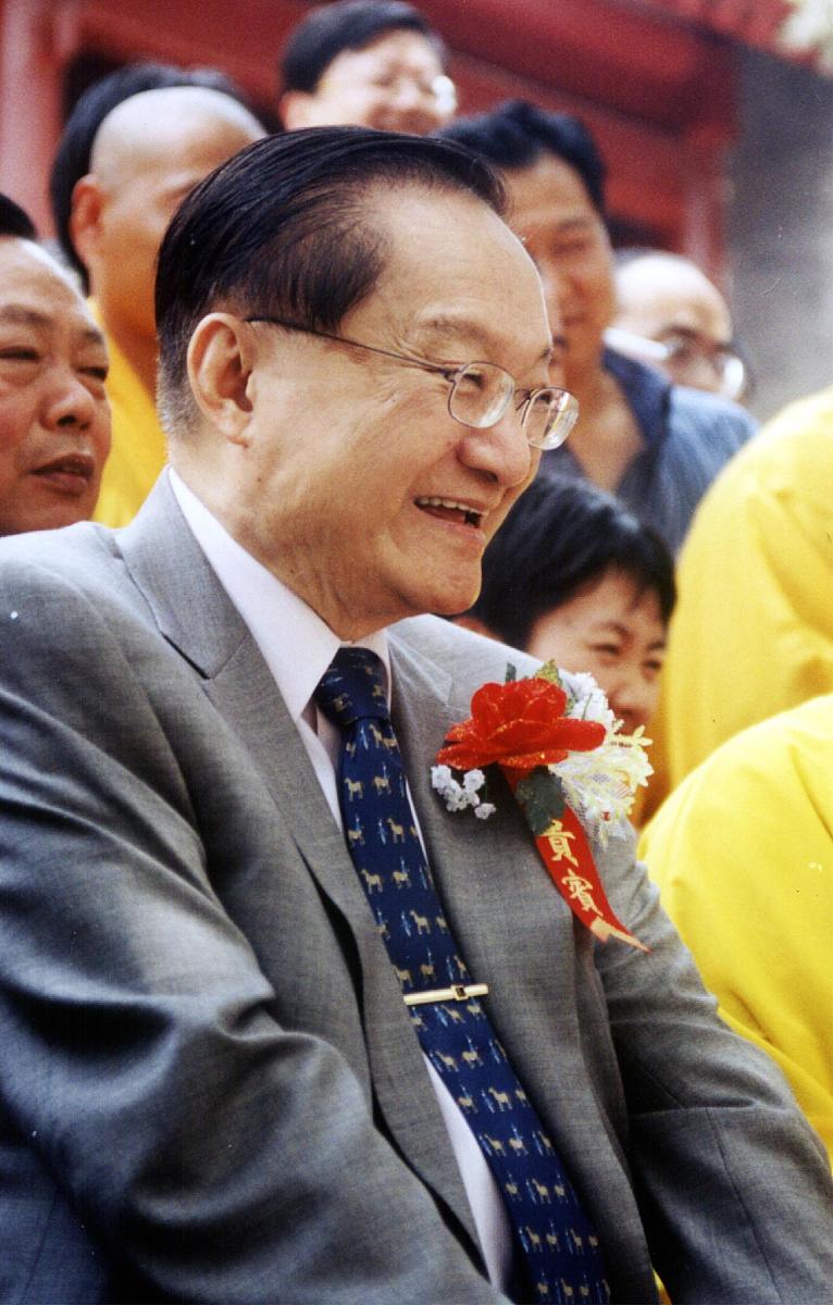 写出一篇小说的前一百章章节名字