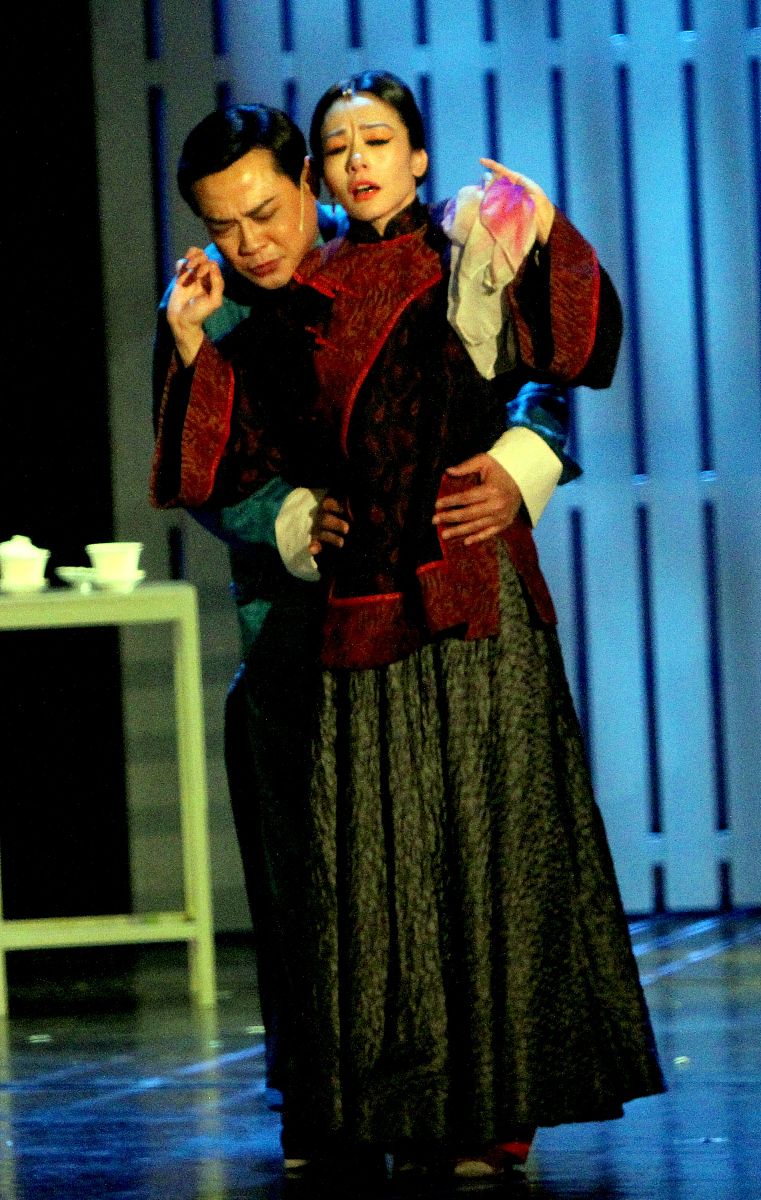 周萍人物形象的形成原因分析31封建家族文化的吞噬32父母爱的缺失33怯弱、冲动的性格缺陷