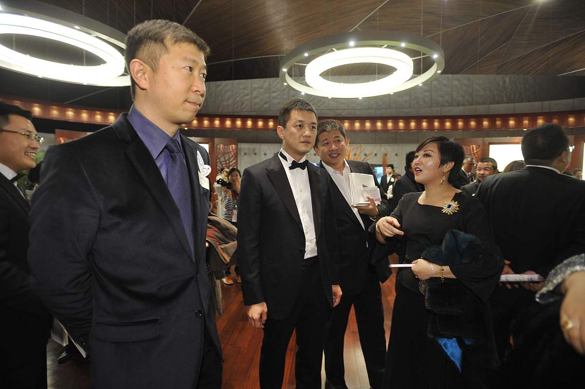 2011年12月1日,北京,嫣然天使基金五周年酒会. 李亚鹏+++_+++慈善,酒