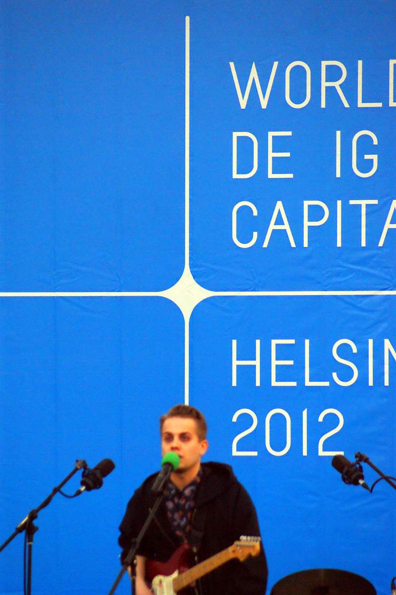 路易斯·阿姆斯特朗的‘What a Wonderful World’ 音乐分析：风格、个性、情绪、结构、语言和乐队配置