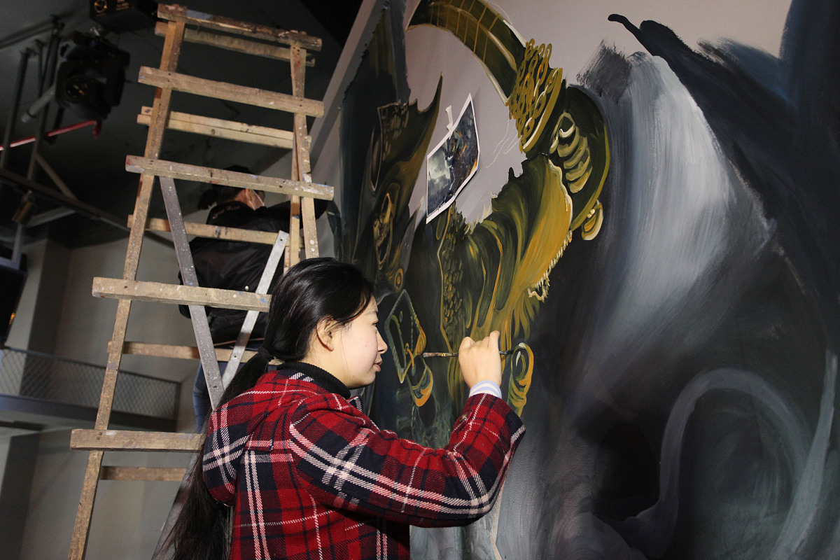 想在深圳找视频剪辑工作有推荐吗？最好推荐几个朝九晚六双休的大企业