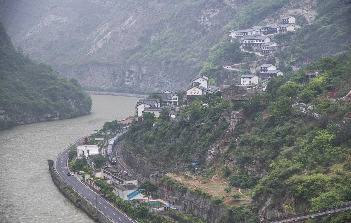 桂林高铁铁路学校2022年招生简章好不好