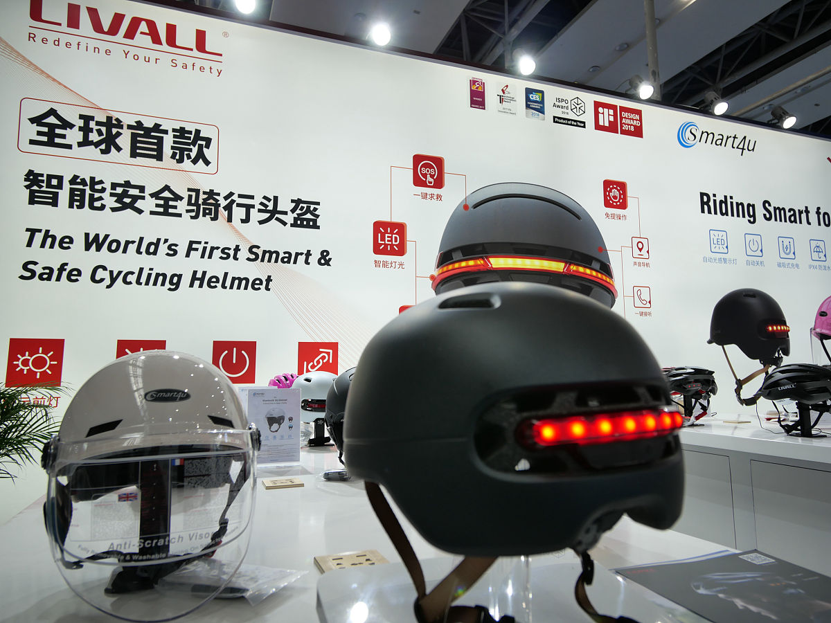 template	view class=container		br		p问题输入框p		view class=input-container			input type=text v-model=prompt placeholder=再此输入您在骑行时遇到的问题 		view		view class=button-container			button click=submit class=confi