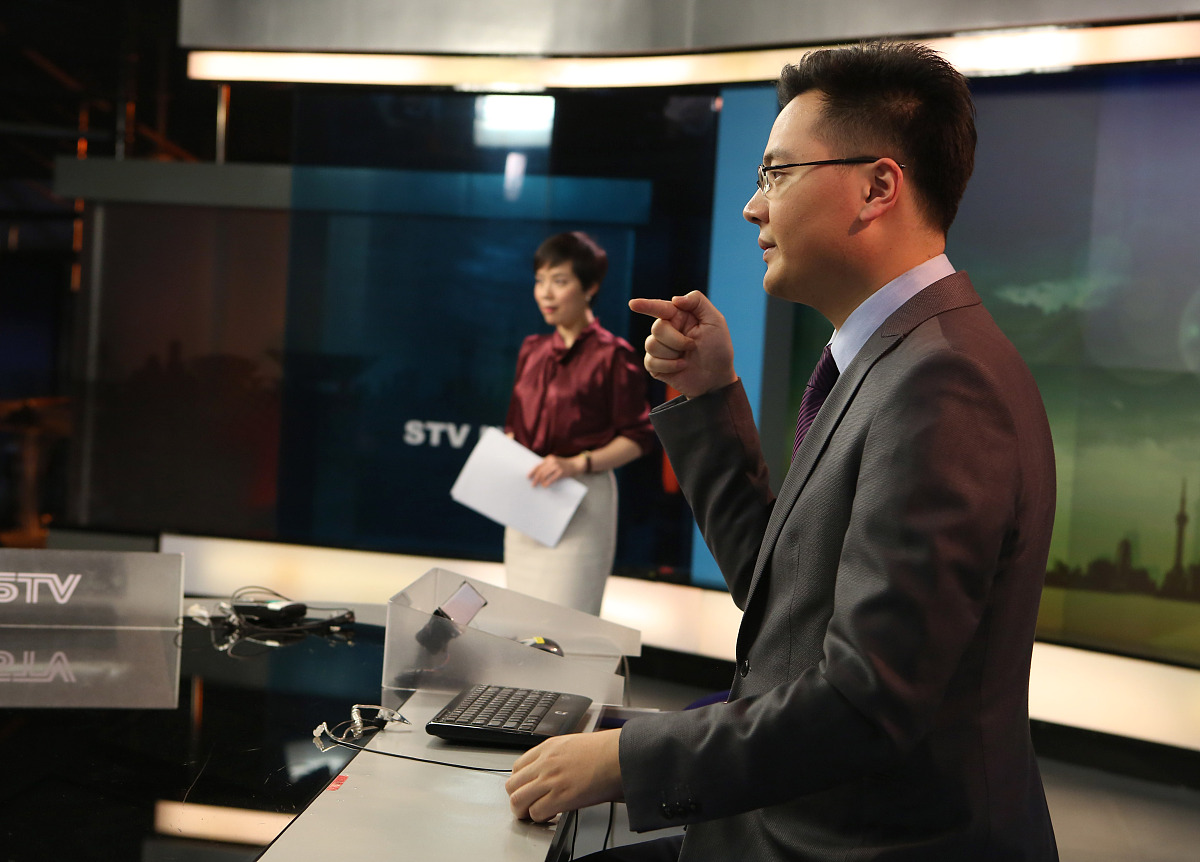 电视台主持人语言能力和应变能力提升秘诀：培养综合把控力