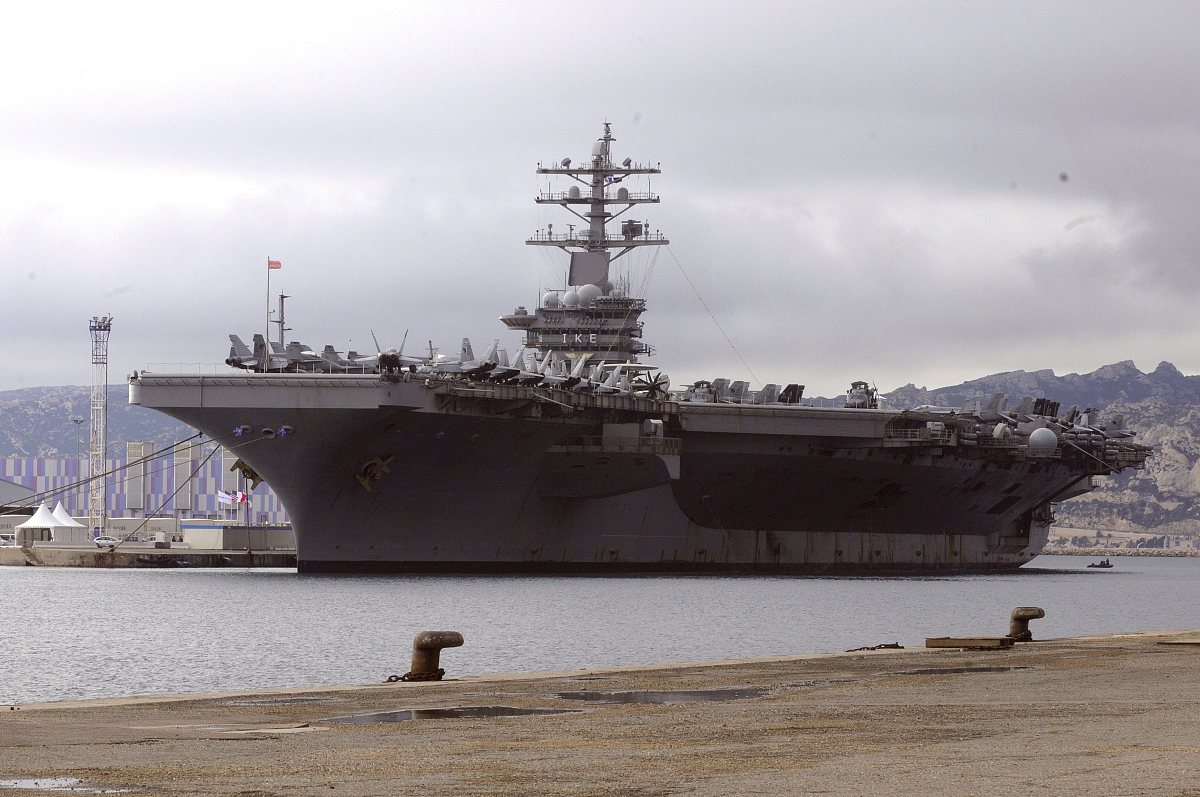 明子和法国海军军官的华尔兹：跨越文化的美丽邂逅