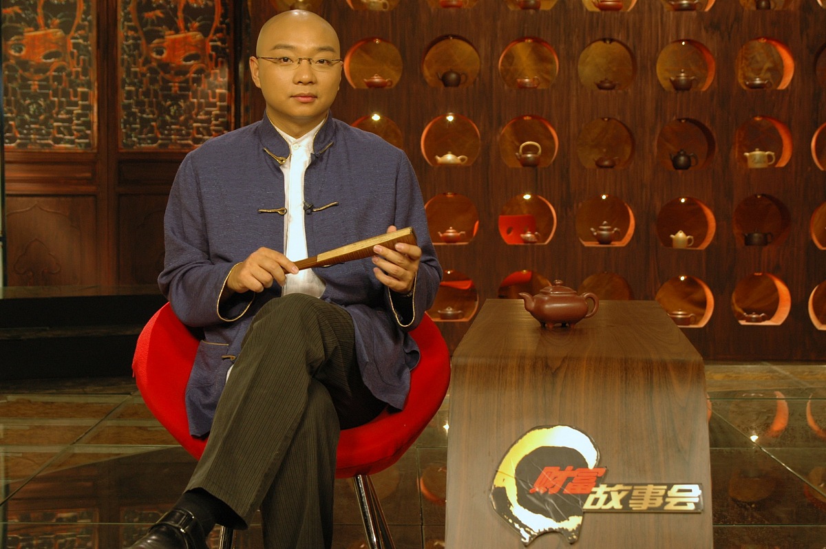 2001年毕业于北京广播学院播音主持艺术学院播音系97级本科班毕业后一
