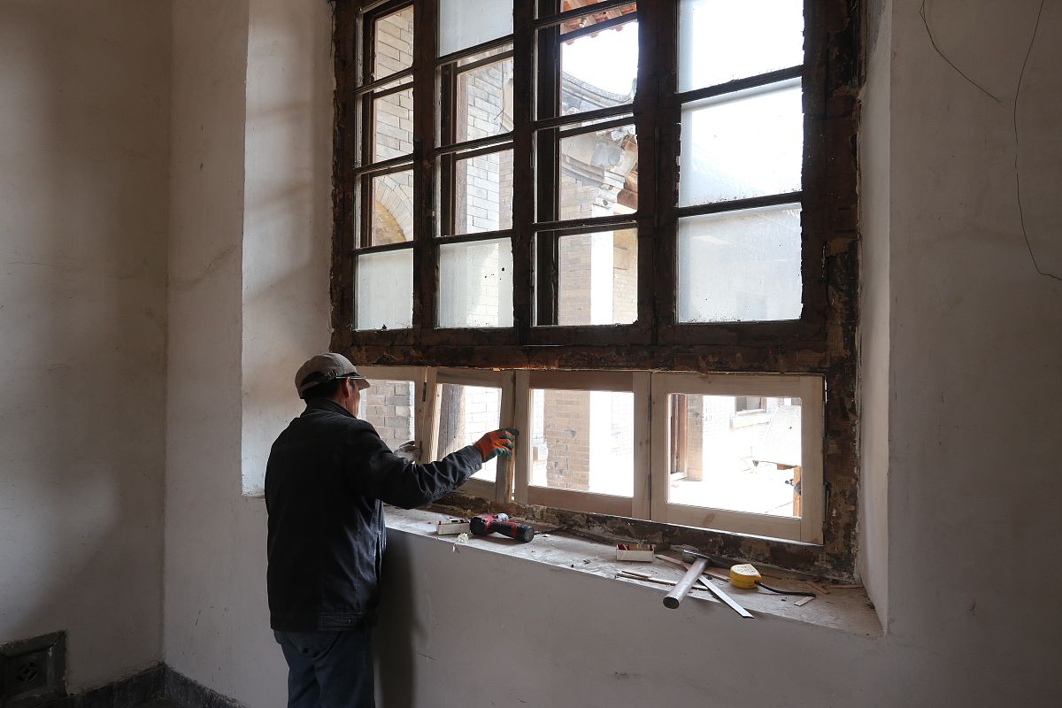 门窗工程施工工艺流程详解：从定位到收尾，全流程解析