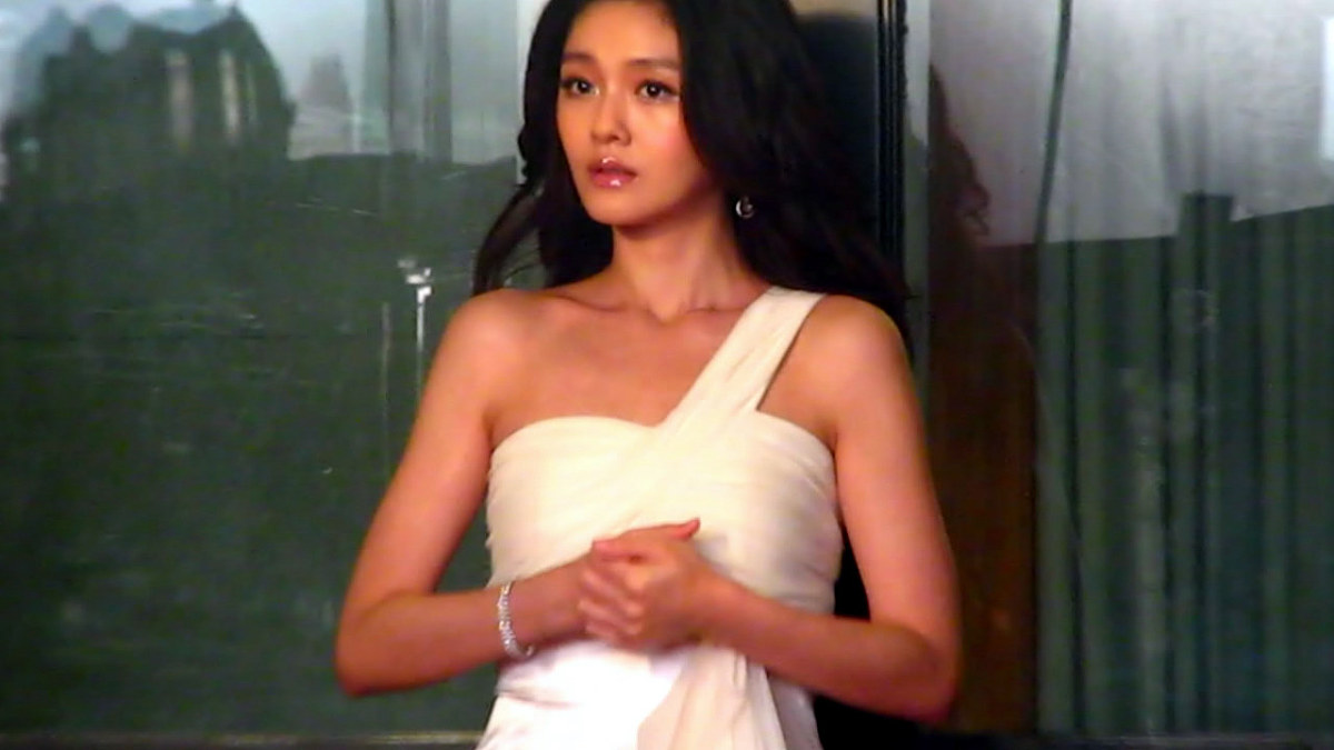 2008年 1月 14日 , 上海 , " 美容 大王 " 大 s 徐熙媛 为 某 品牌 洗
