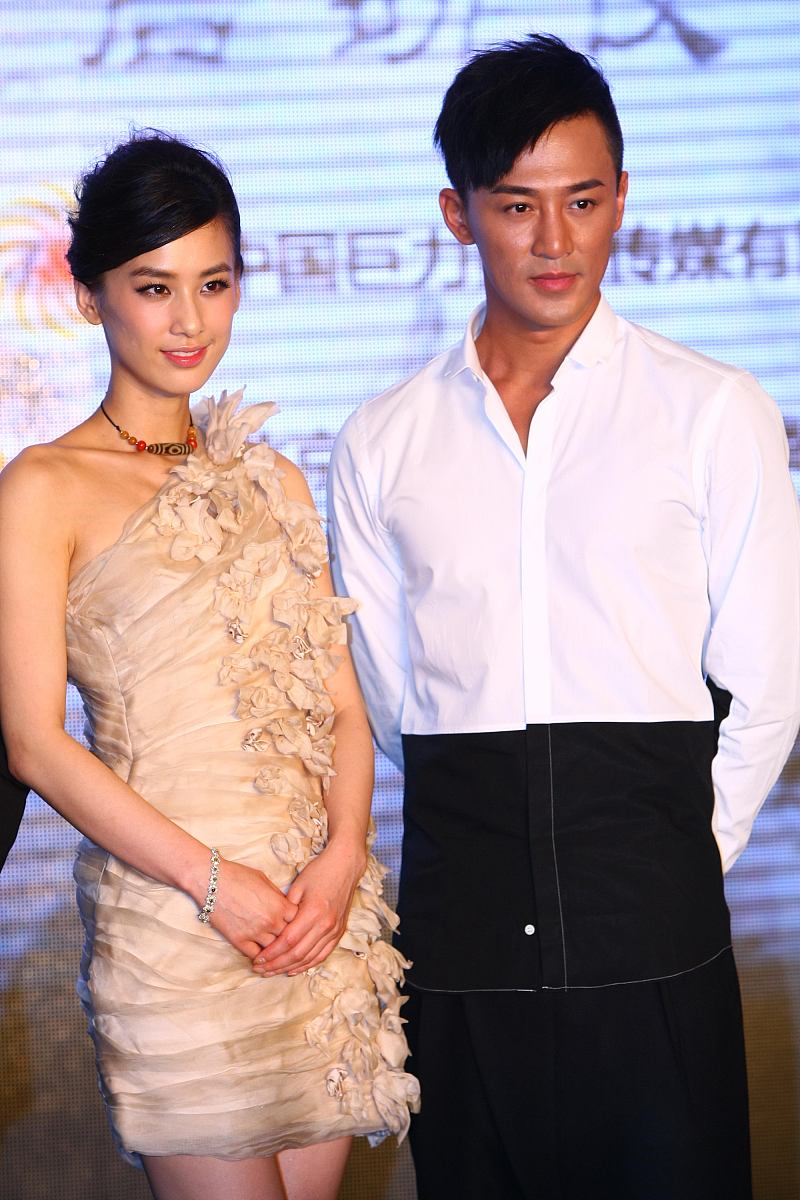 2011年8月10日,北京,电影《白蛇传说》官网启动仪式.黄圣依,林峰+++_+