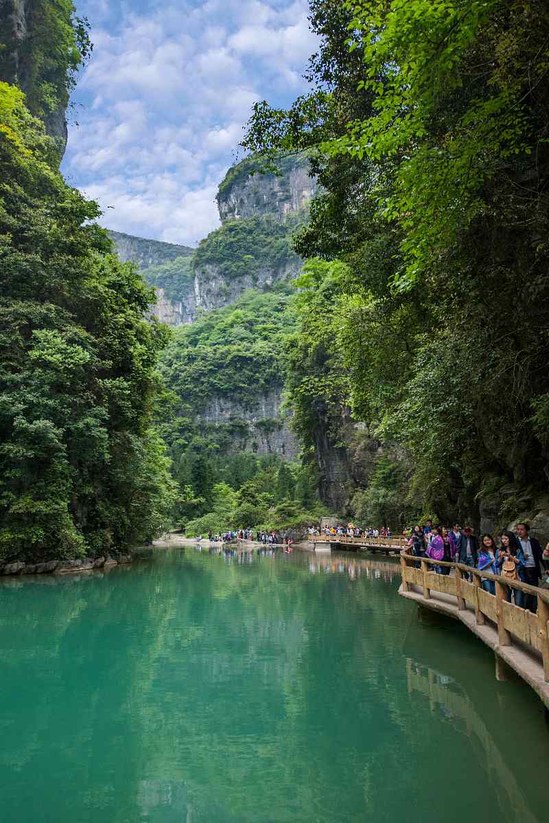 重庆黔江小南海地质公园游记：200字感受自然奇观和历史文化