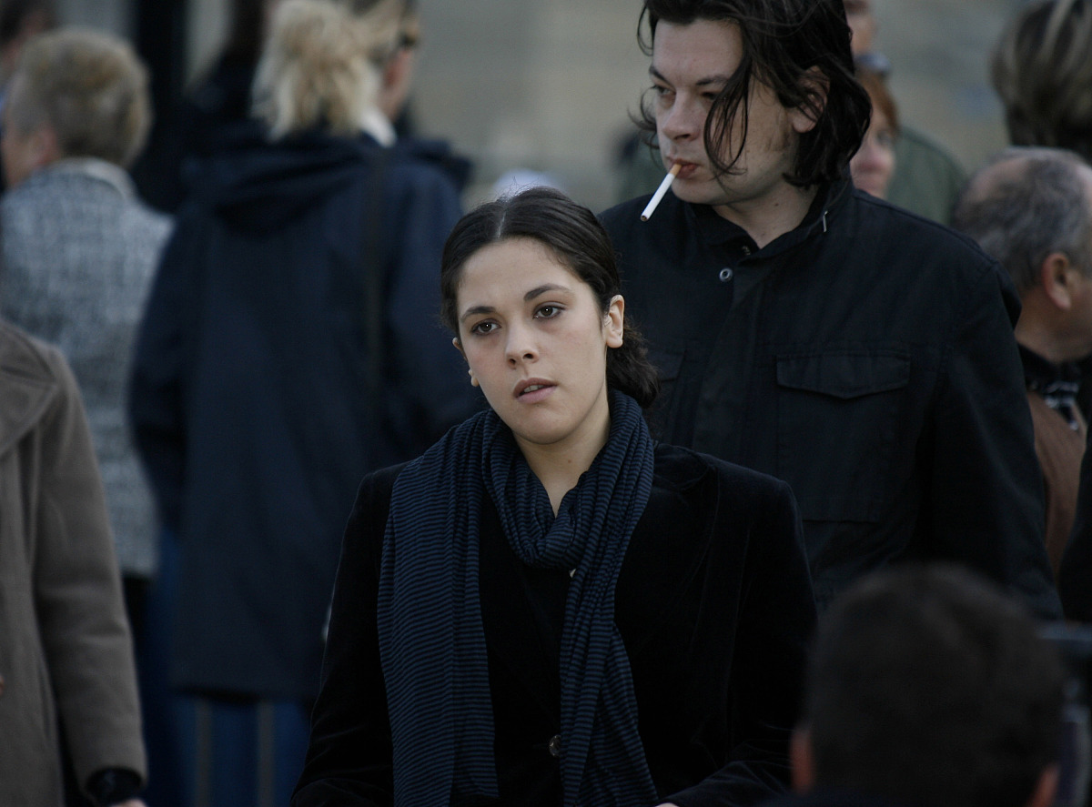 alysson paradis and benjamin biolet arrive to guillaume depardie