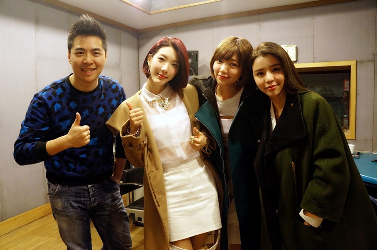 写出10条关于娱乐领域自媒体文章标题