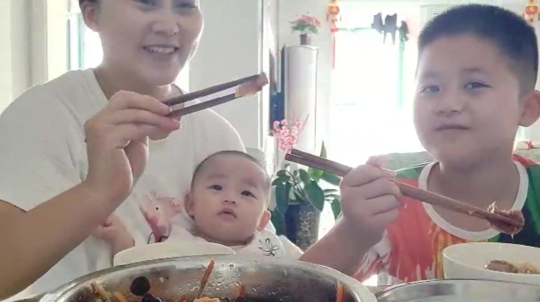 宝妈今天做家乡腊肉和腊肠做法简单,味道原汁原味,真香!