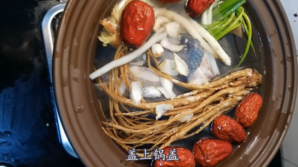 大厨教你这样做乌鸡汤,滋补又解馋,快为爱的人学起来