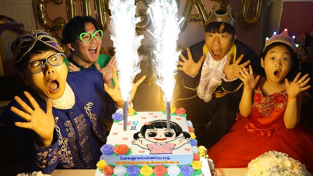 小女孩过生日,哥哥们亲自给她做蛋糕布置会场,女孩真幸福!