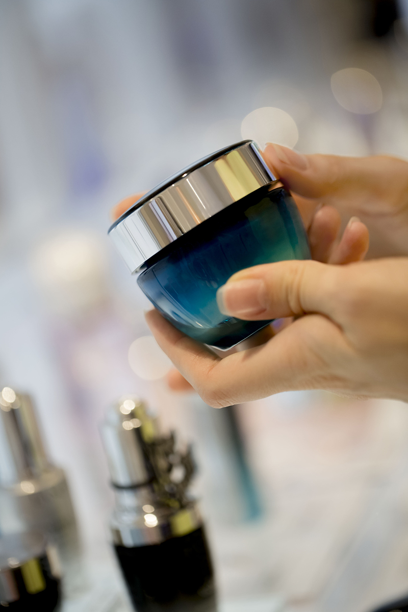 关于介绍olay小白瓶精华的小红书拍摄脚本