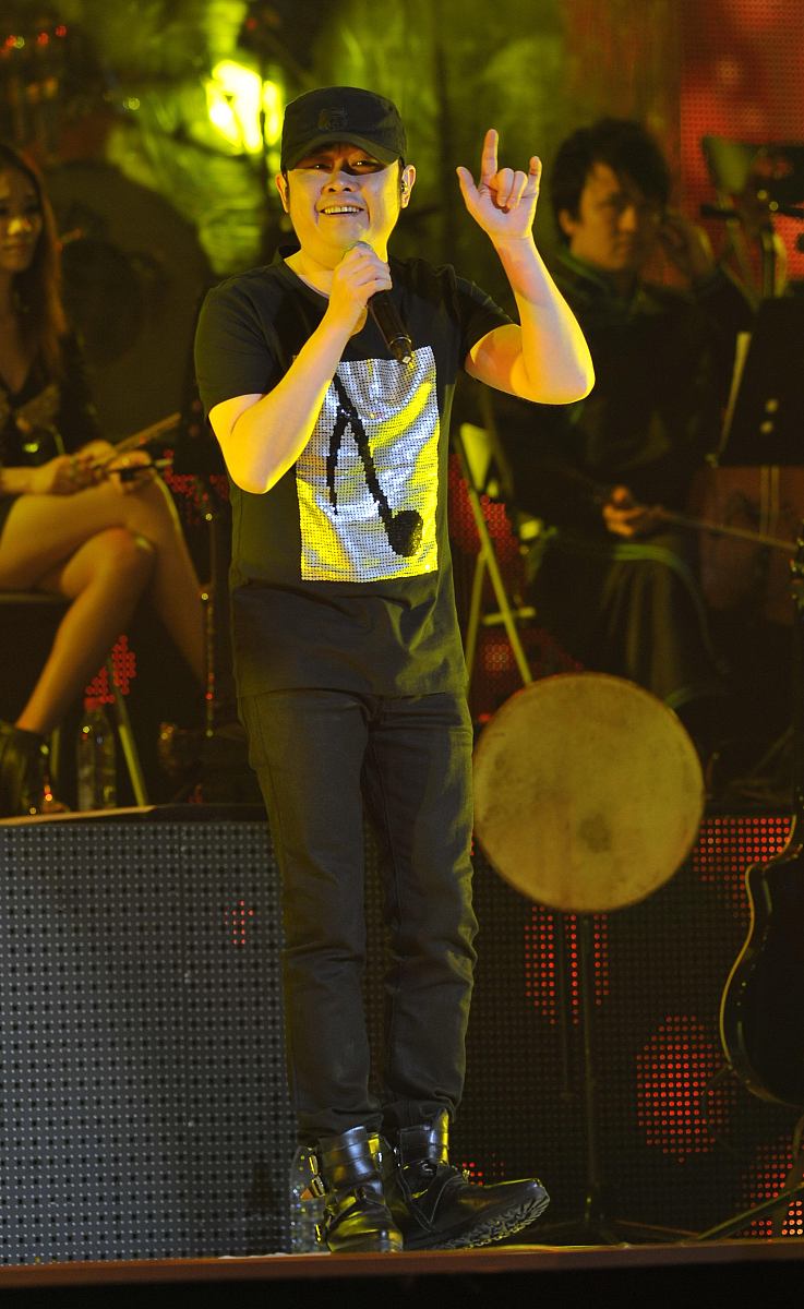 2011年5月21日,北京,2011刀郎"谢谢你"巡回演唱会的首站演出在北京万