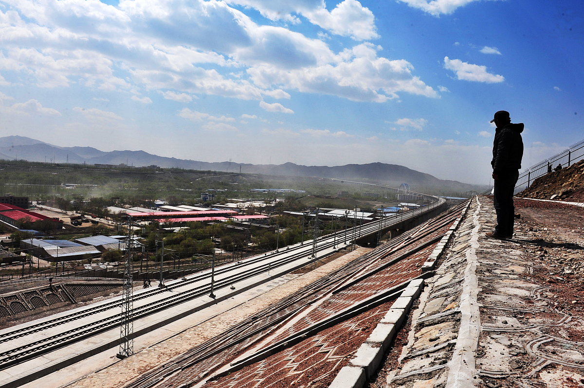 贵阳铁路中专学校分享高铁市场发展无限让就业困难轻松化解