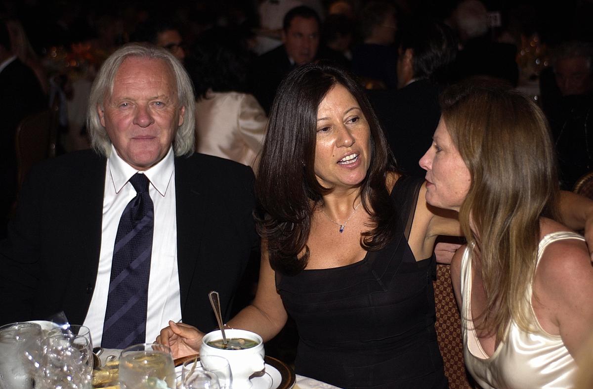 beverly hills, ca - may 21:  actor sir anthony hopkins and wife 